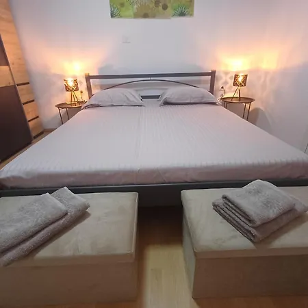 Apartment Crnci, Buzet, Istra Strped