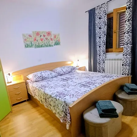 Crnci, Buzet, Istra Apartmán *