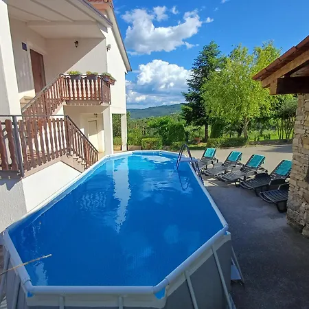 Crnci, Buzet, Istra Strped