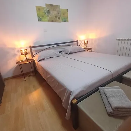 Crnci, Buzet, Istra Apartment *